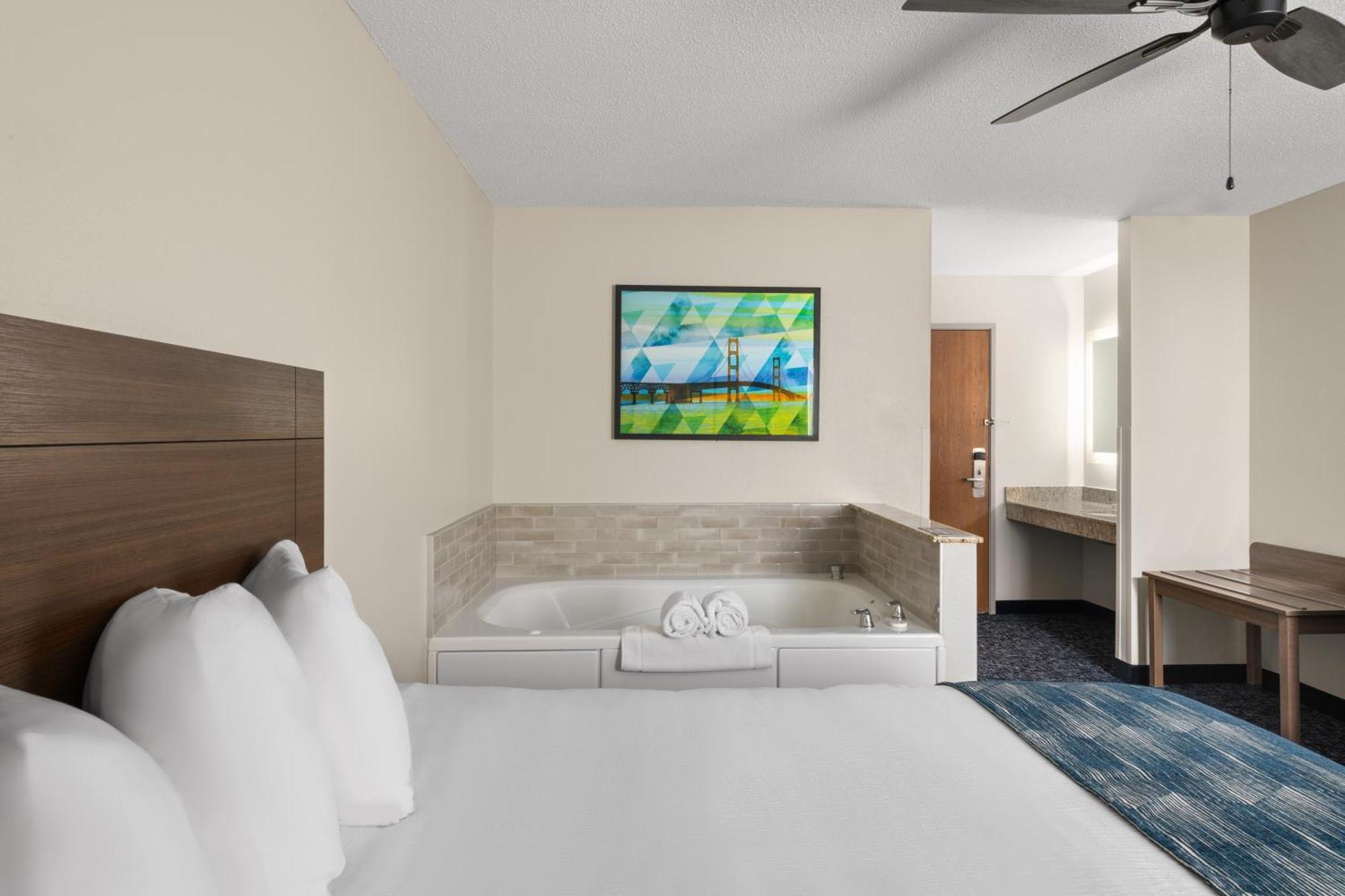 Baymont By Wyndham Mt. Pleasant Hotel Mount Pleasant Quarto foto