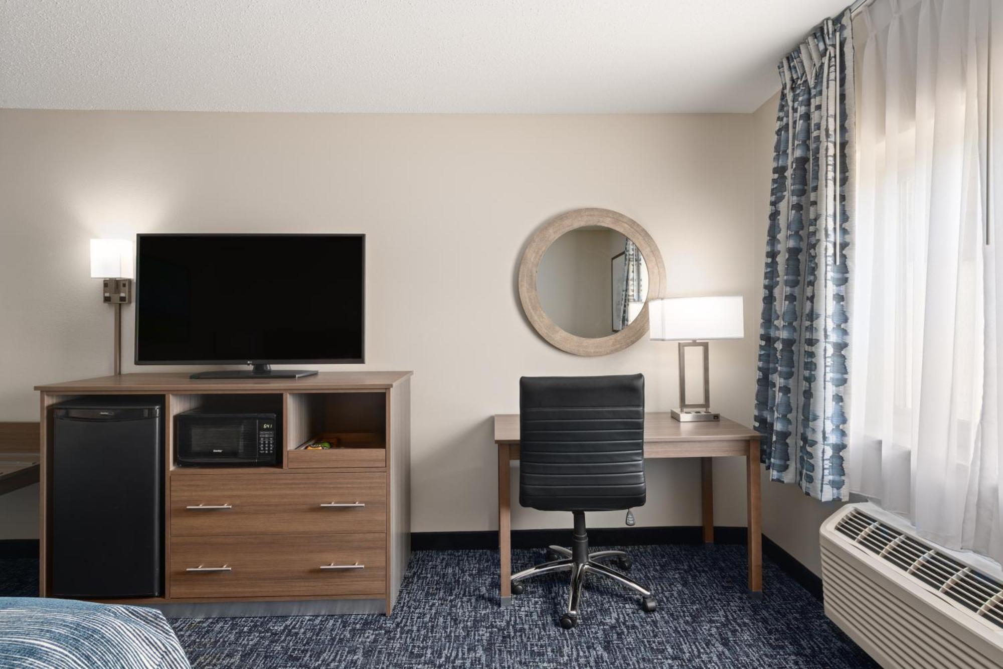Baymont By Wyndham Mt. Pleasant Hotel Mount Pleasant Quarto foto